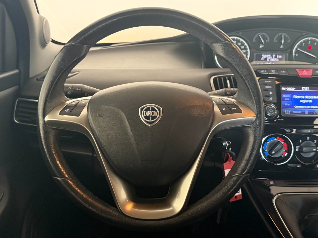 LANCIA Ypsilon 1.2 69 CV 5 porte Platinum - 15