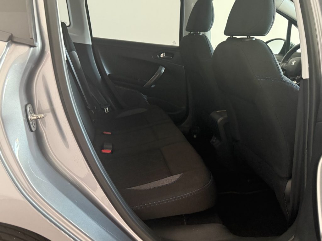 PEUGEOT 2008 1° serie PureTech 82 S&S Allure - 9