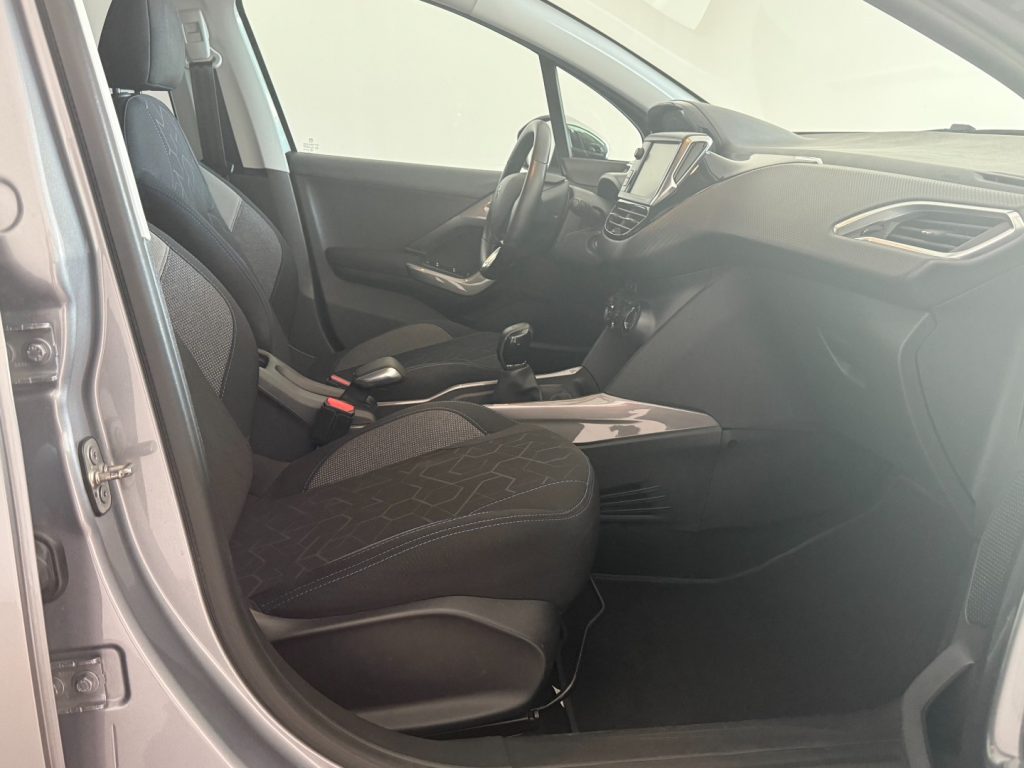 PEUGEOT 2008 1° serie PureTech 82 S&S Allure - 10