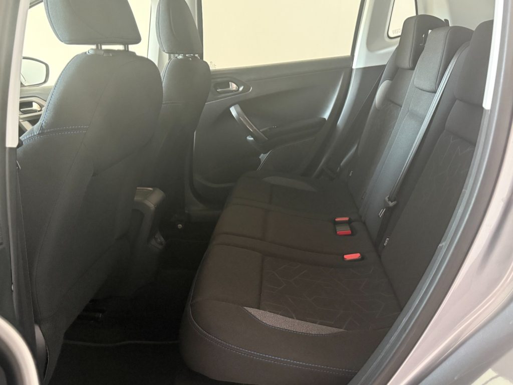 PEUGEOT 2008 1° serie PureTech 82 S&S Allure - 11