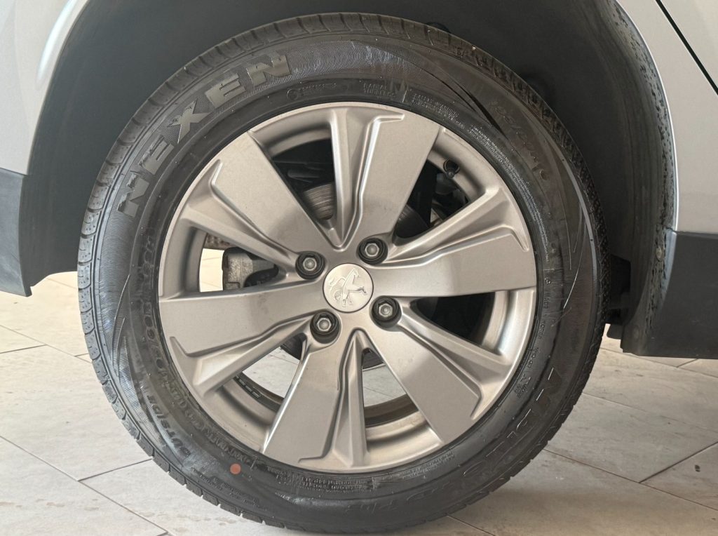 PEUGEOT 2008 1° serie PureTech 82 S&S Allure - 12