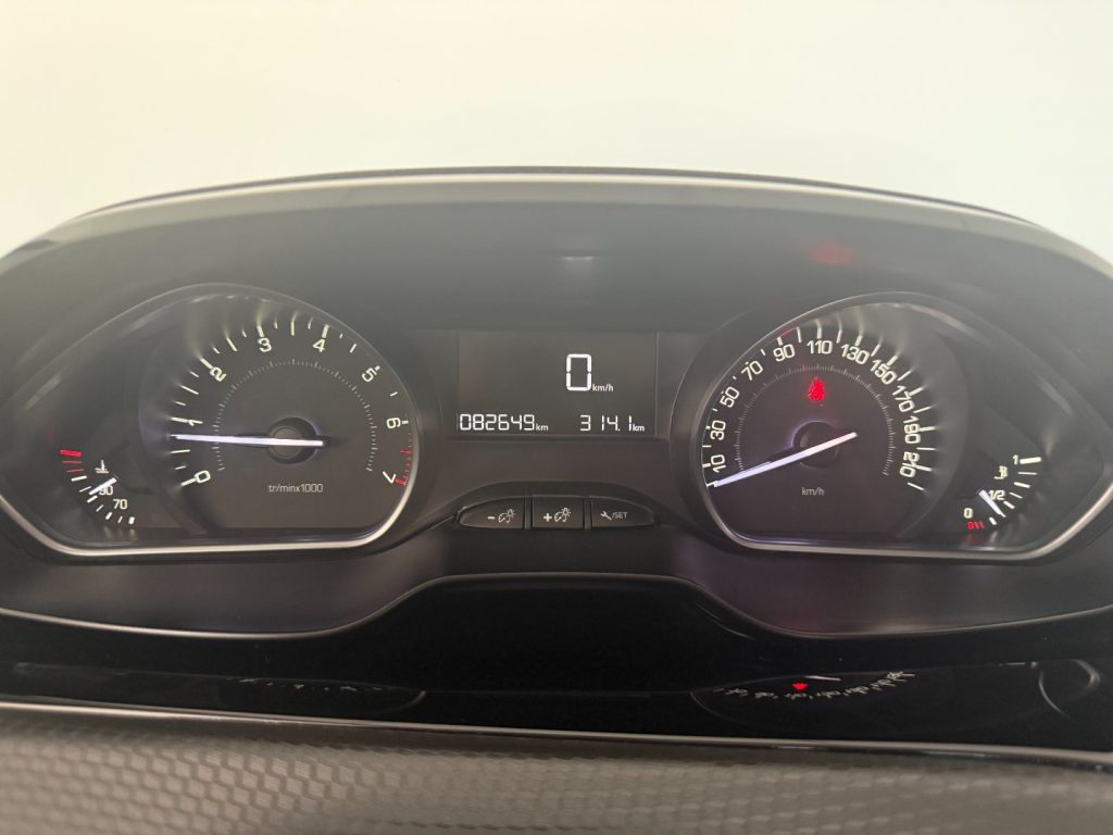 PEUGEOT 2008 1° serie PureTech 82 S&S Allure - 16