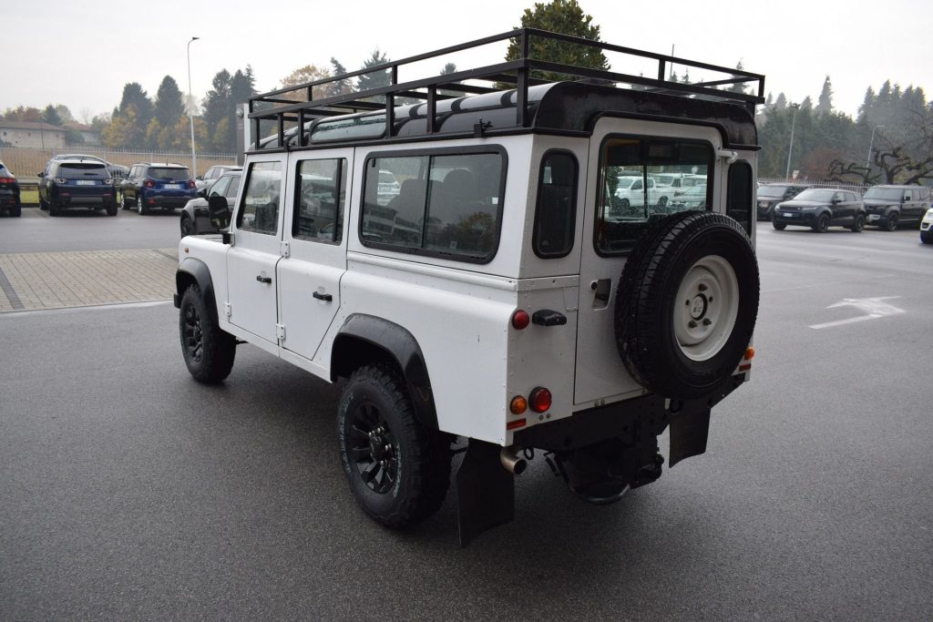 LAND ROVER Defender Defender 110 2.2 TD4 Station Wagon AUTOCARRO N1 - 6