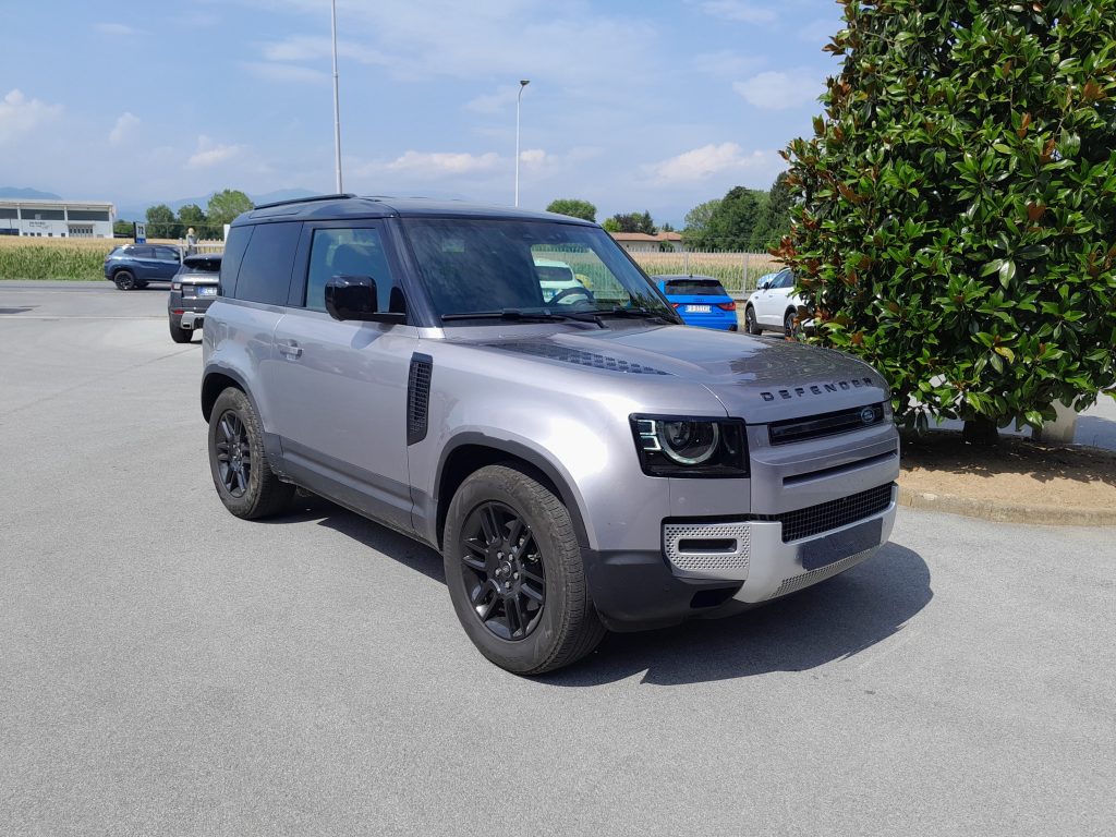 LAND ROVER Defender 3.0D I6 250 90 SE AWD auto. - 3