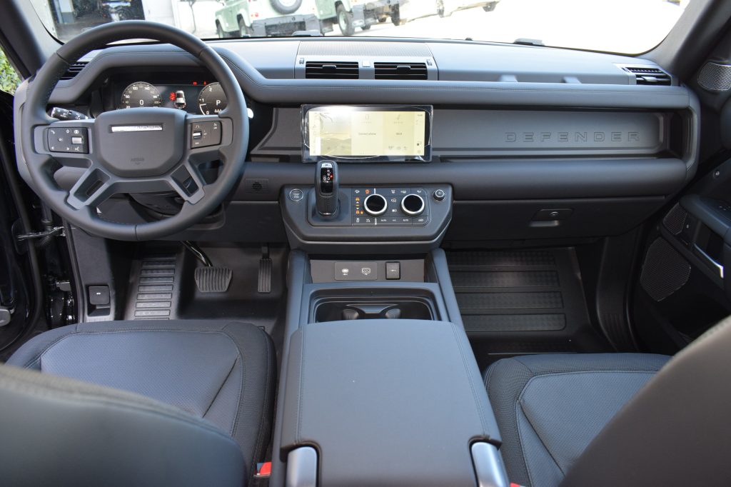 LAND ROVER Defender D200 AWD Auto 110 X-Dynamic SE - 9