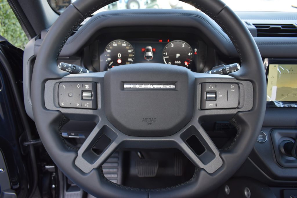 LAND ROVER Defender D200 AWD Auto 110 X-Dynamic SE - 11