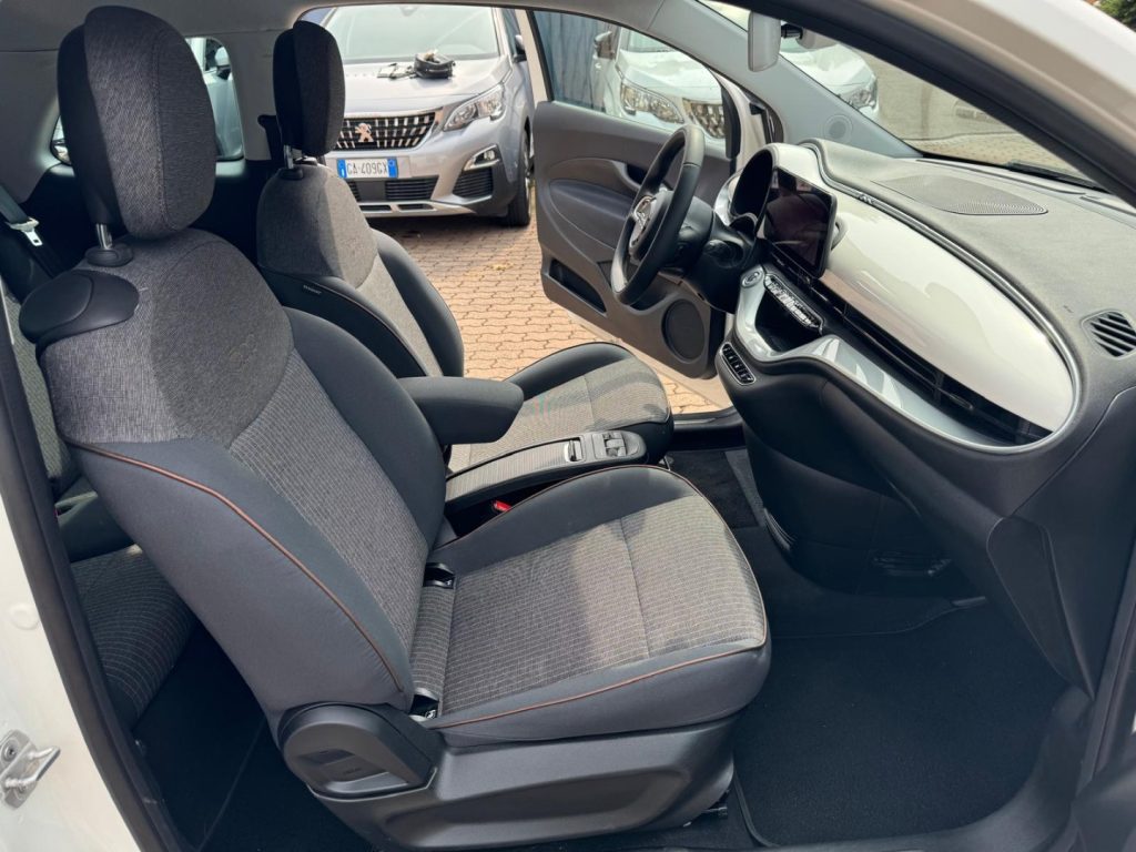 FIAT 500 HYBRID ICON KM0 - 16