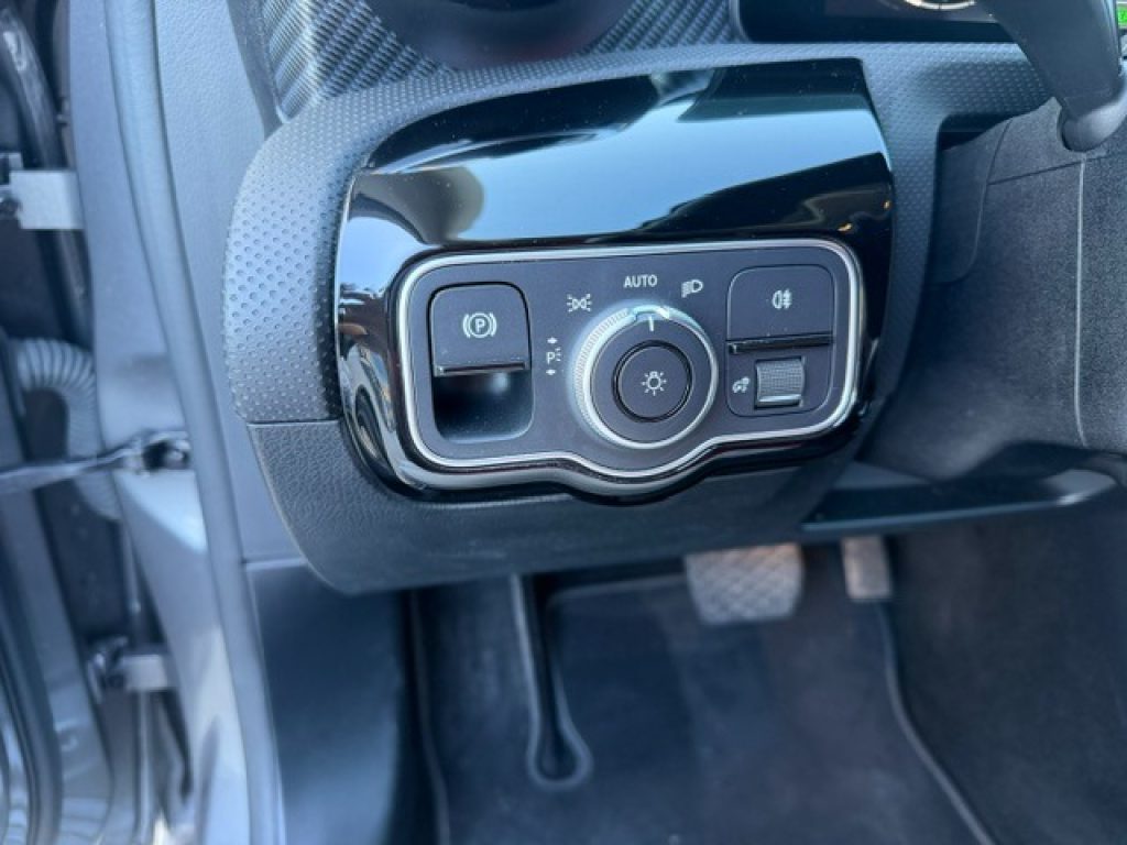 MERCEDES-BENZ A 200 Automatic Progressive Advanced Plus - 12
