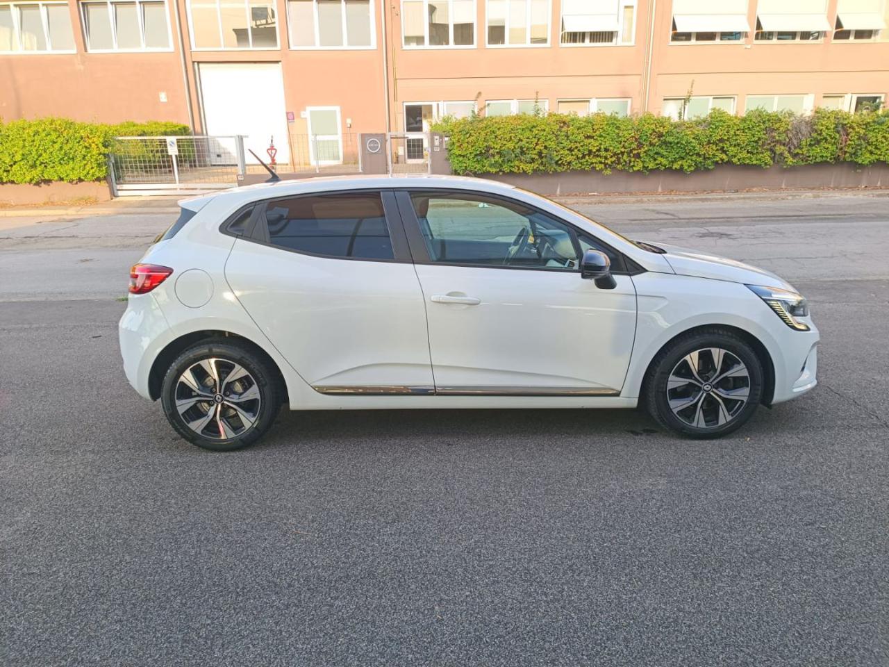 RENAULT Clio Blue dCi 100 CV 5 porte Evolution - 8