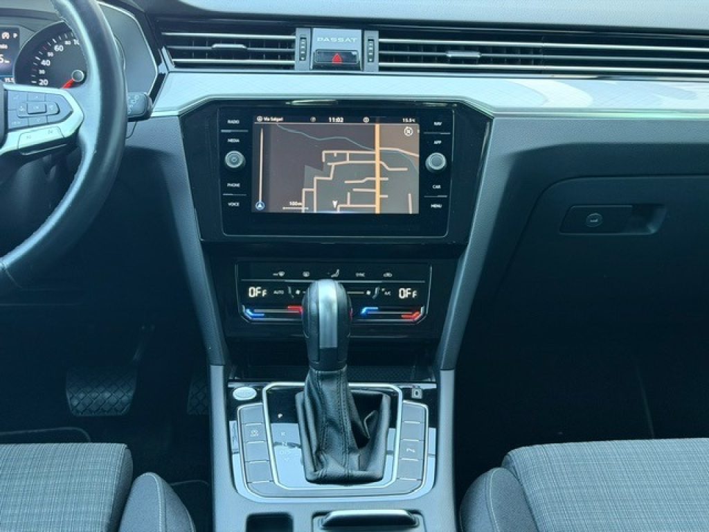 Clicca per ingrandire Passat Variant - 2.0 TDI SCR EVO DSG Business