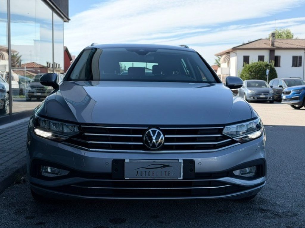 Clicca per ingrandire Passat Variant - 2.0 TDI SCR EVO DSG Business