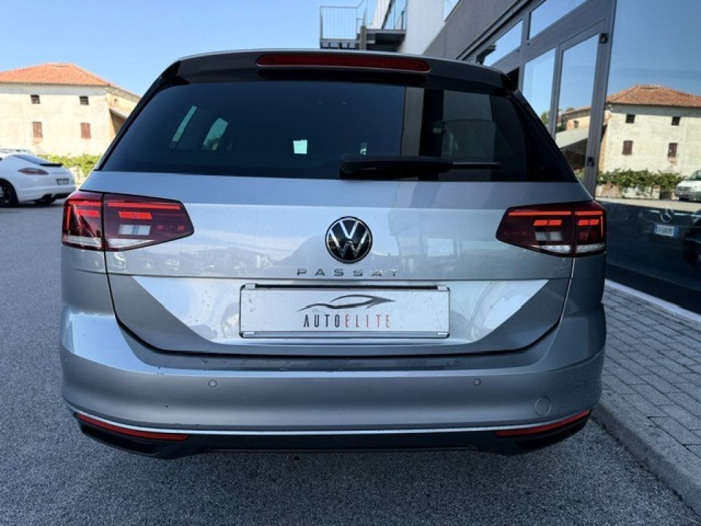 Clicca per ingrandire Passat Variant - 2.0 TDI SCR EVO DSG Business