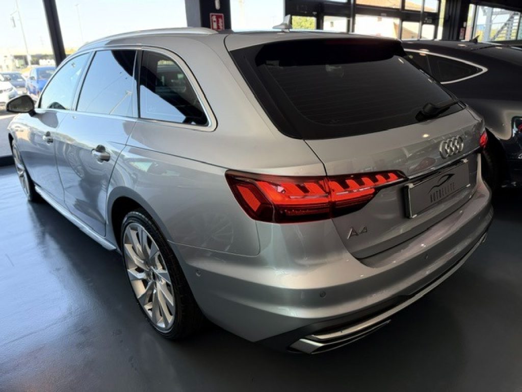 Clicca per ingrandire A4 - Avant 40 TDI 190CV*R19*FARI MATRIX*CAMERE 360*