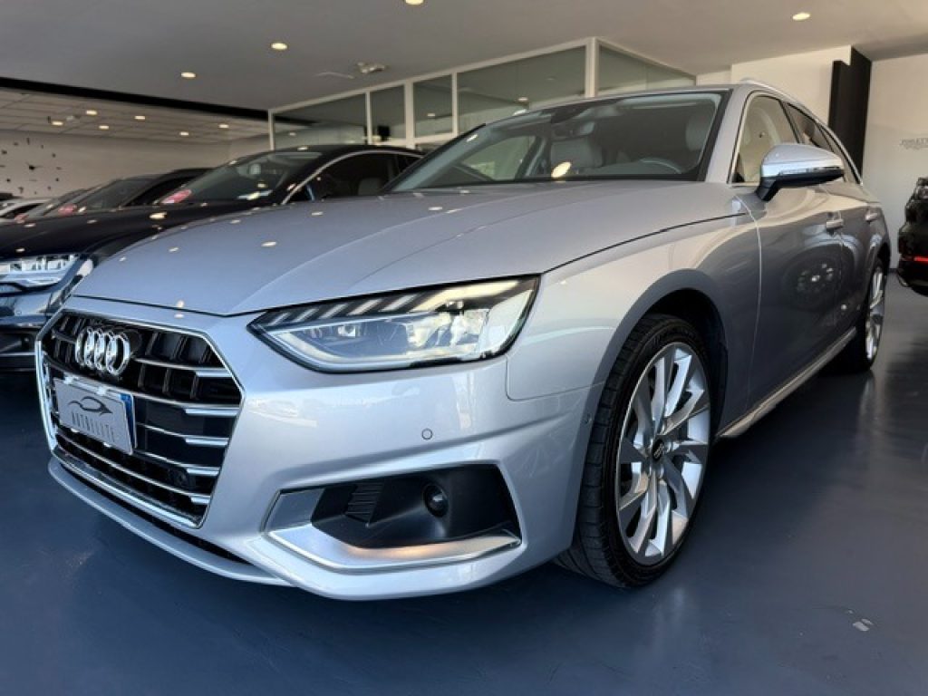 Clicca per ingrandire A4 - Avant 40 TDI 190CV*R19*FARI MATRIX*CAMERE 360*
