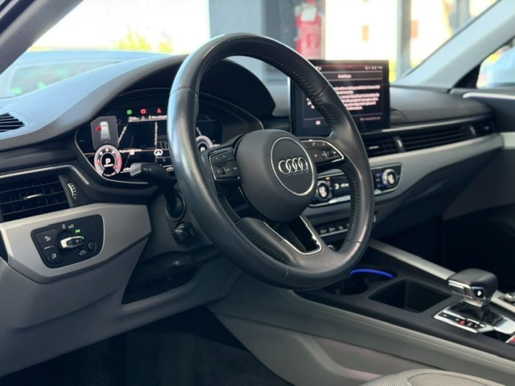 Clicca per ingrandire A4 - Avant 40 TDI 190CV*R19*FARI MATRIX*CAMERE 360*