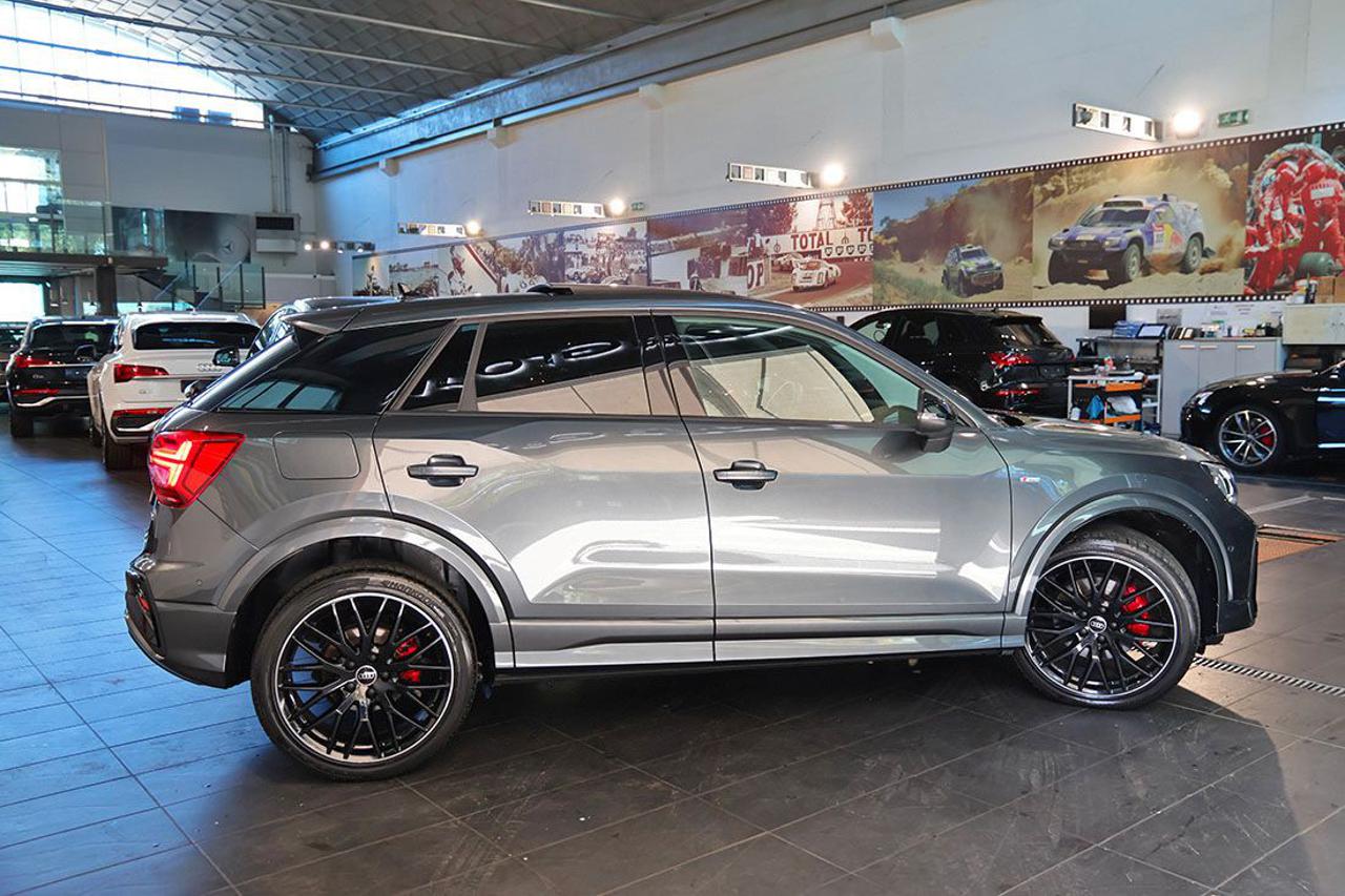 AUDI Q2 40 TFSI Quattro S-Tronic Identity Black - 11