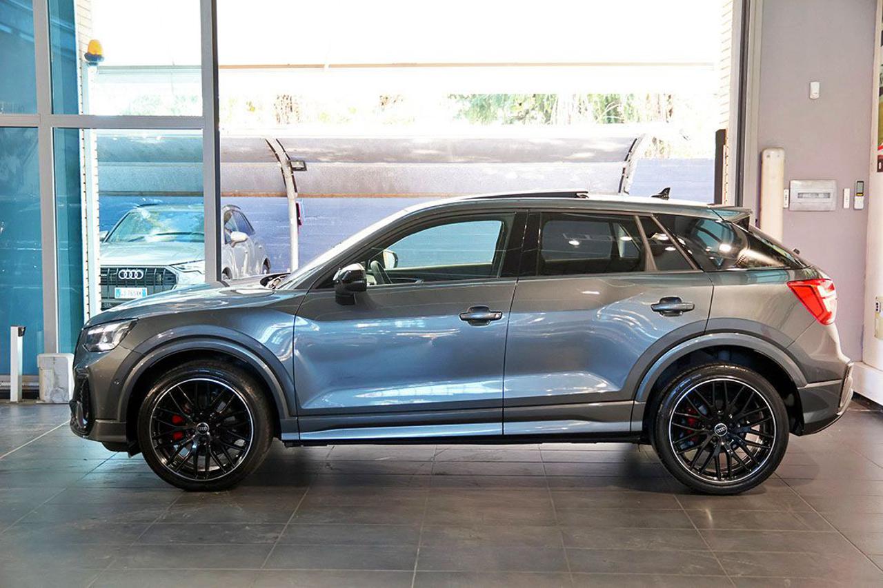 AUDI Q2 40 TFSI Quattro S-Tronic Identity Black - 3