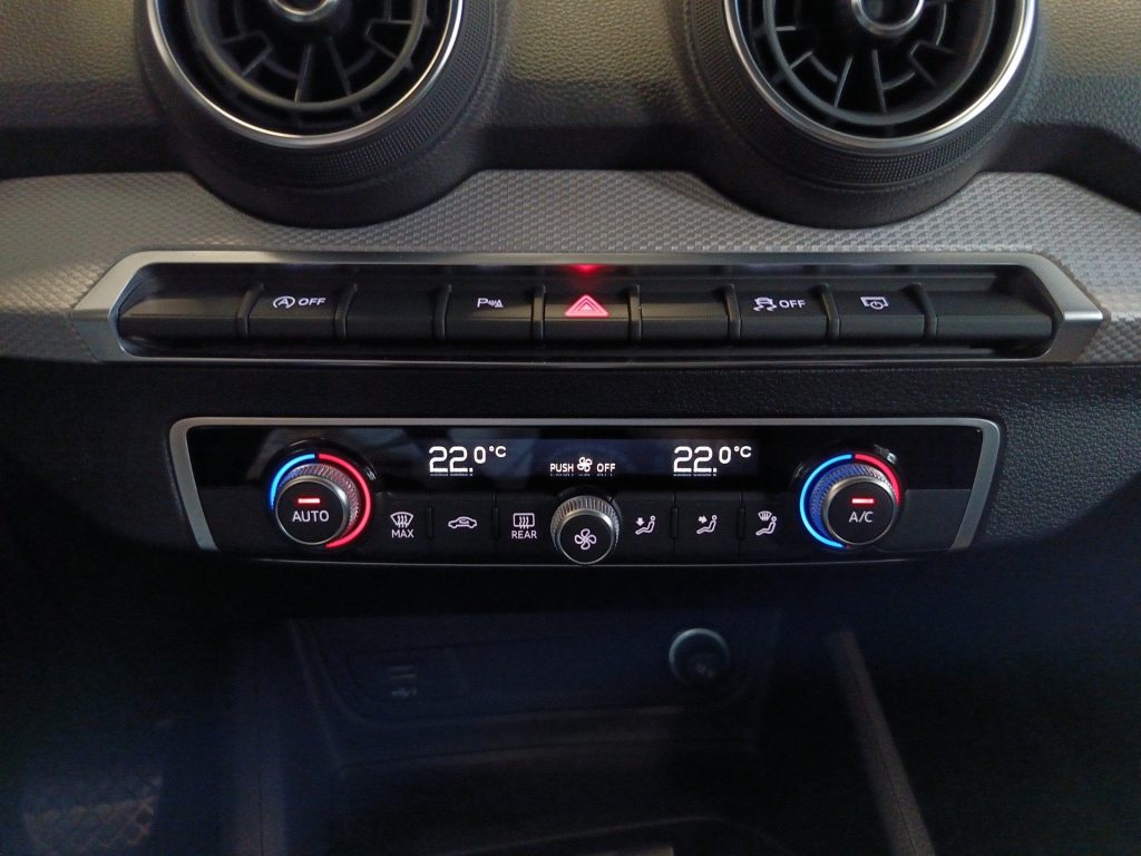 AUDI Q2 30 2.0 tdi Admired Advanced s-tronic - 14