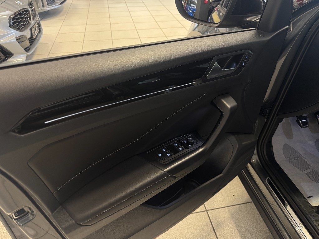 VOLKSWAGEN T-Roc 1.0 TSI R-Line---6.100KM - 15