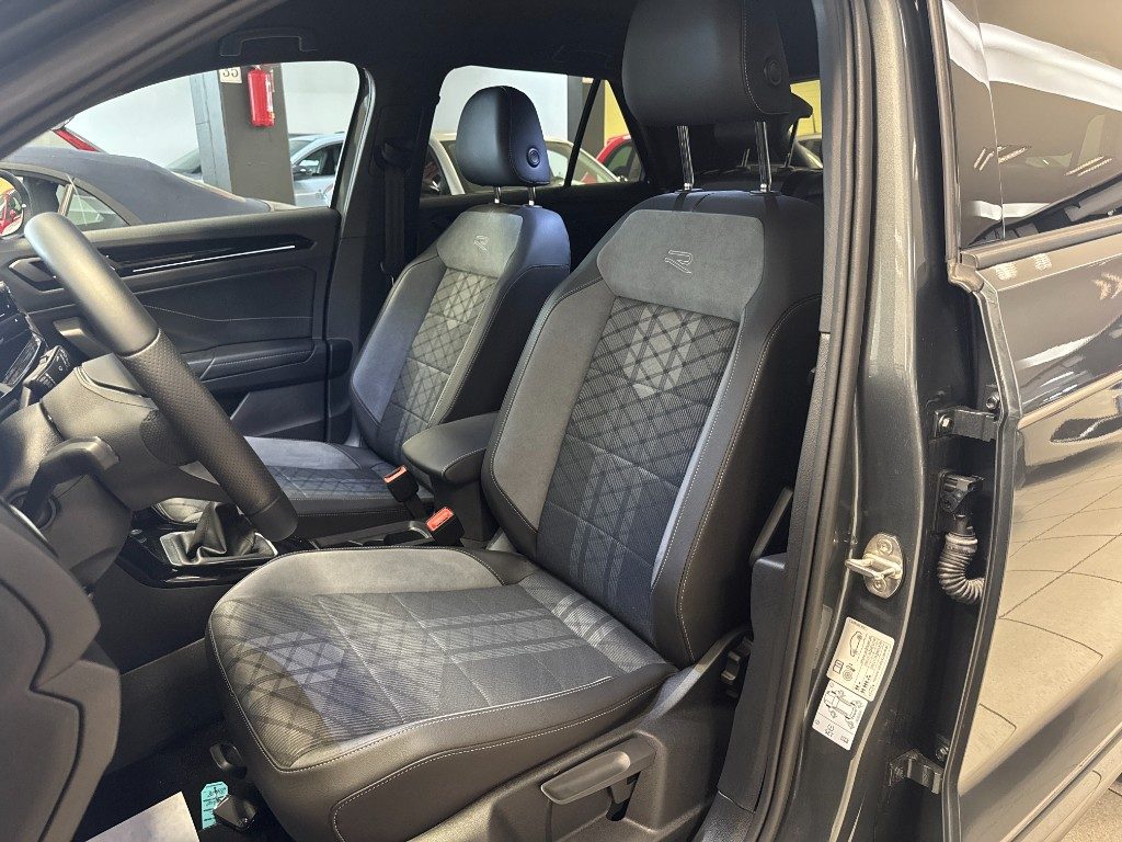 VOLKSWAGEN T-Roc 1.0 TSI R-Line---6.100KM - 18
