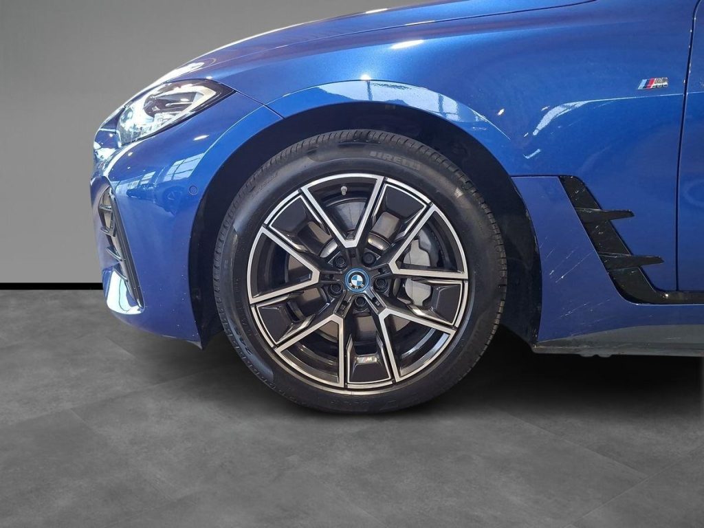 BMW i4 eDrive 40 Msport + Tetto Apr. - 5