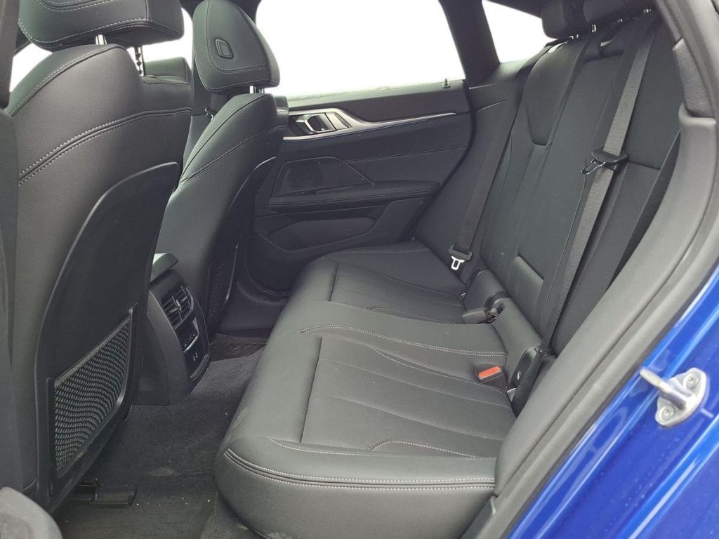 BMW i4 eDrive 40 Msport + Tetto Apr. - 11