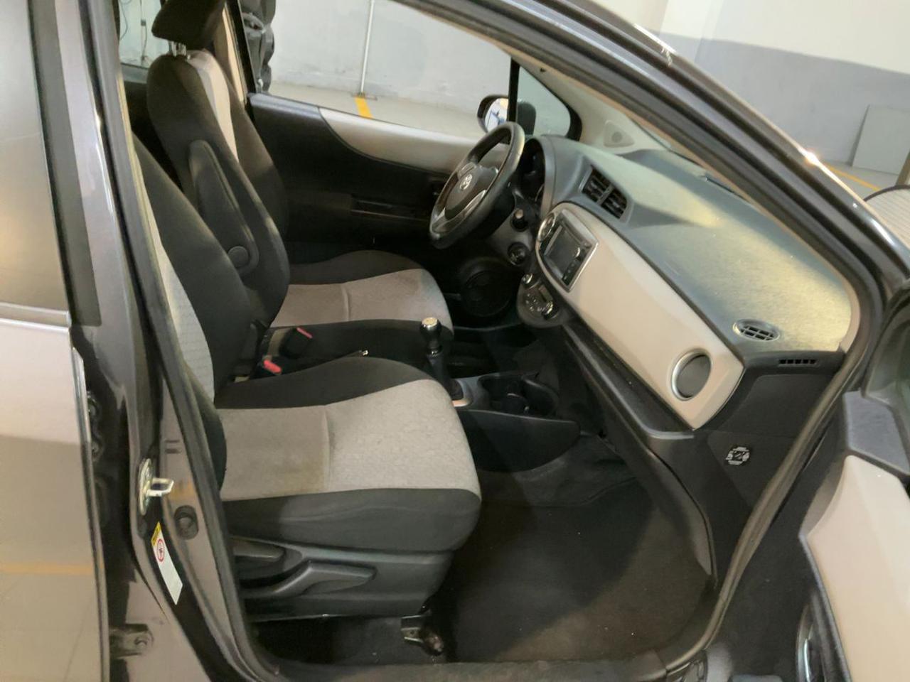 TOYOTA Yaris 1.0 5 porte Lounge - 12