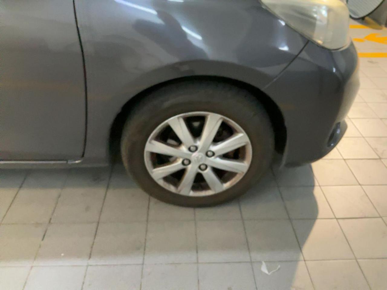 TOYOTA Yaris 1.0 5 porte Lounge - 6