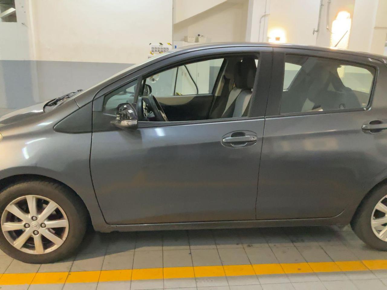 TOYOTA Yaris 1.0 5 porte Lounge - 3
