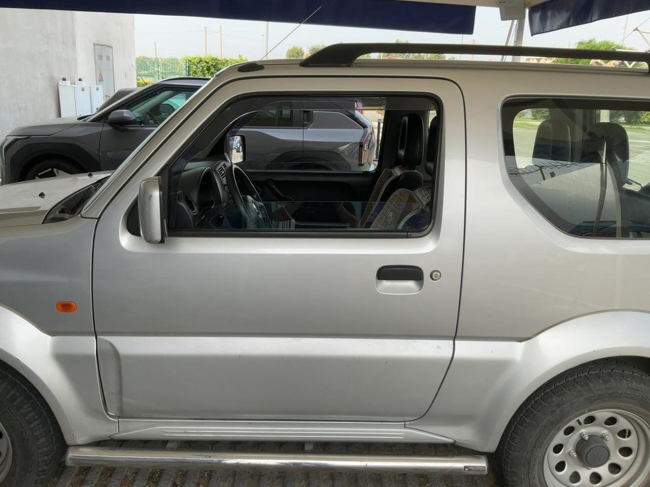 SUZUKI Jimny 1.3i 16V cat 4WD Club - 7