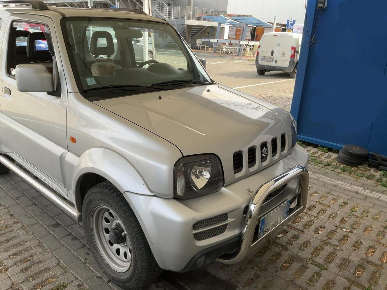 SUZUKI Jimny 1.3i 16V cat 4WD Club - 6