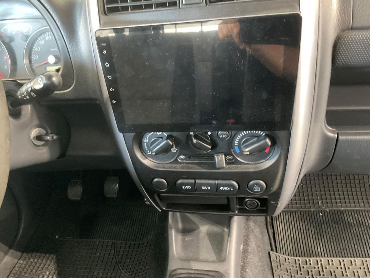 SUZUKI Jimny 1.3i 16V cat 4WD JLX - 16