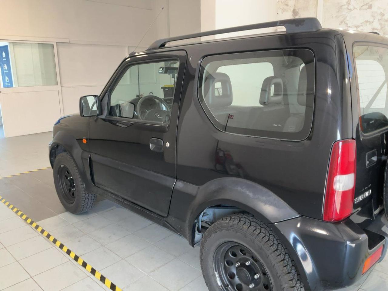 SUZUKI Jimny 1.3i 16V cat 4WD JLX - 11