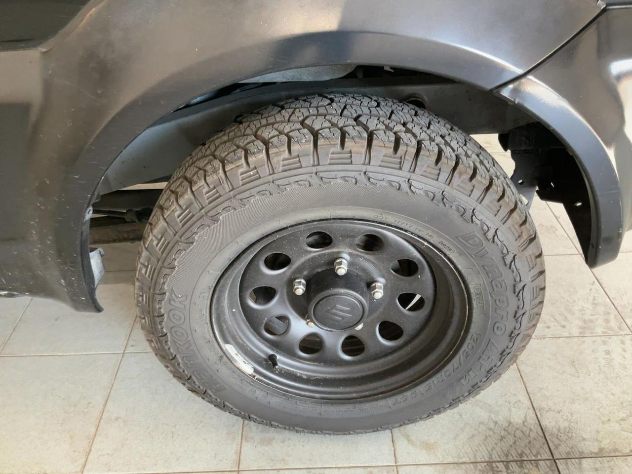 SUZUKI Jimny 1.3i 16V cat 4WD JLX - 7