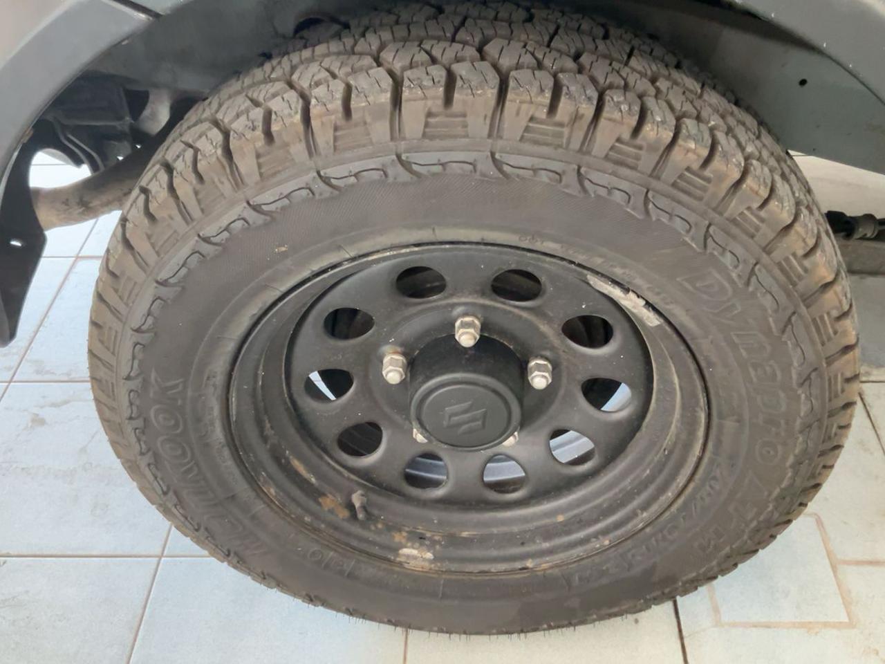 SUZUKI Jimny 1.3i 16V cat 4WD JLX - 8