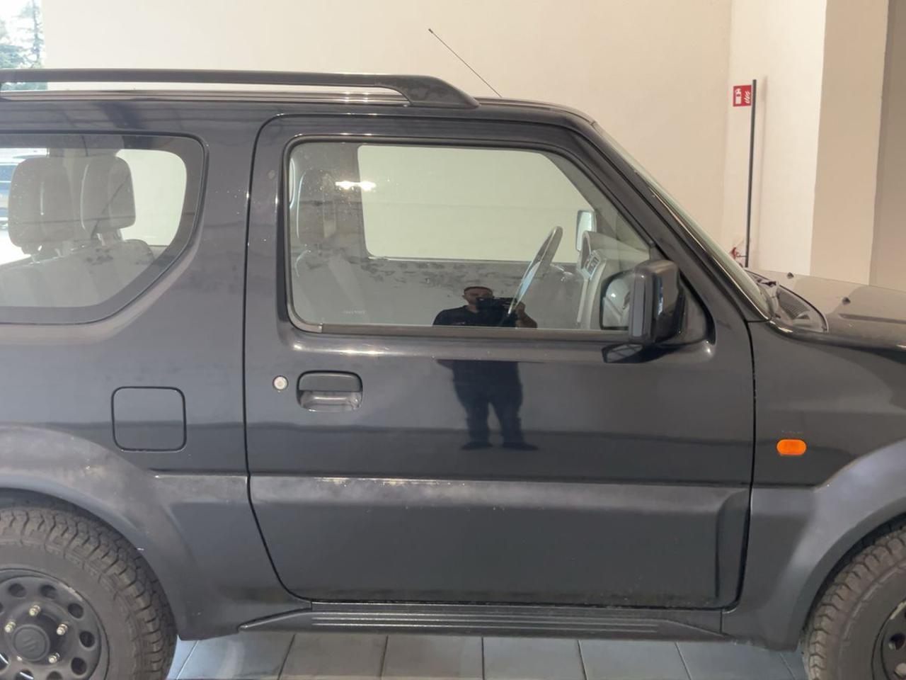 SUZUKI Jimny 1.3i 16V cat 4WD JLX - 9