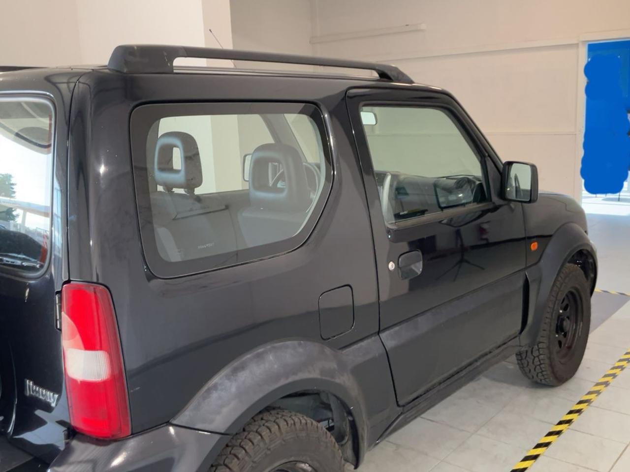 SUZUKI Jimny 1.3i 16V cat 4WD JLX - 13