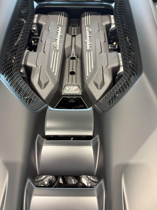 Revuelto 6.5 V12 UFFICIALE ITALIA-SOLI 250KM