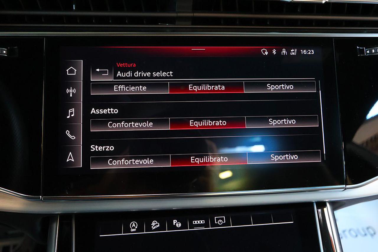 AUDI Q8 50 TDI Quattro Tiptronic Sport S-Line - 33