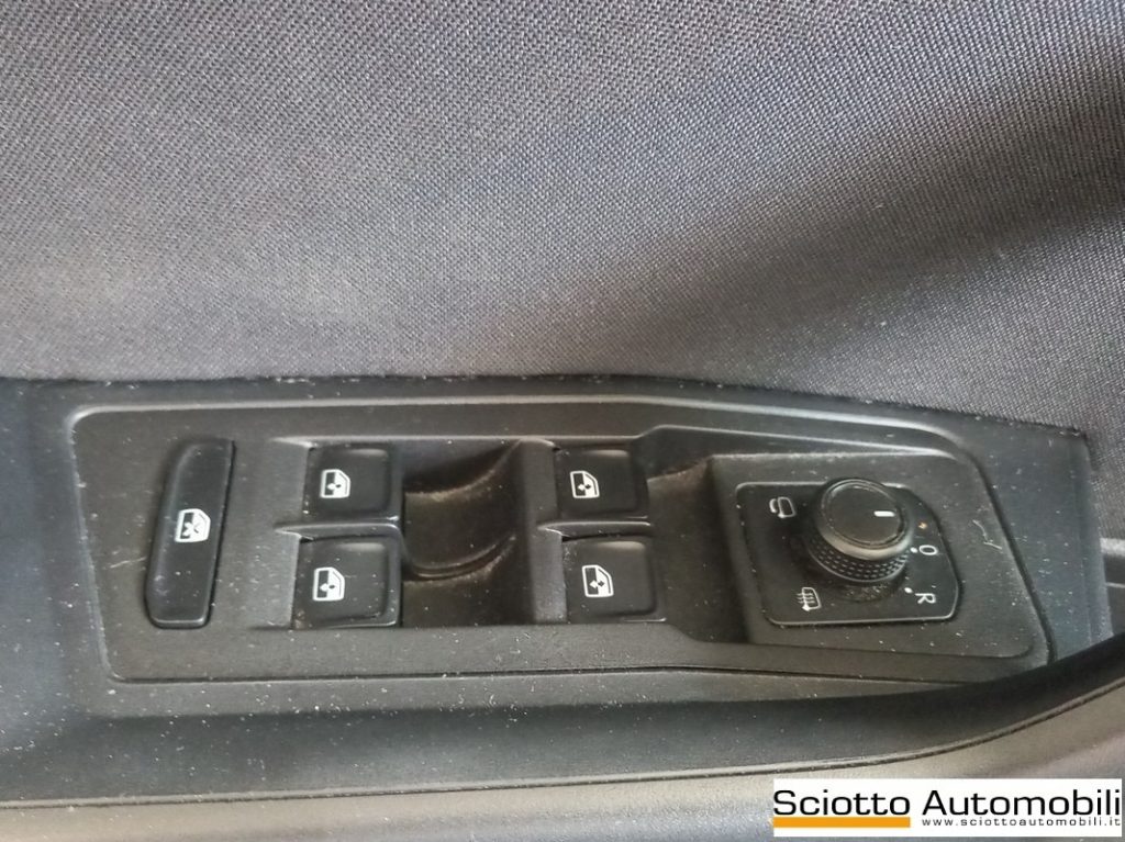 VOLKSWAGEN T-Roc 1.0 TSI Life - 12