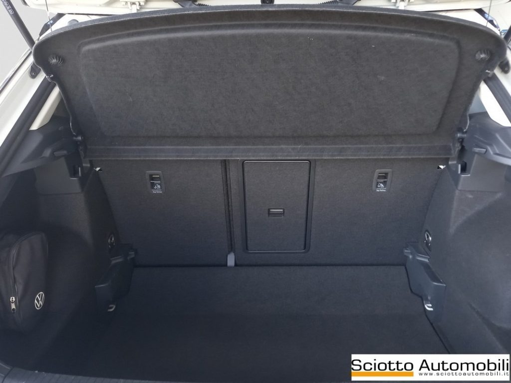 VOLKSWAGEN T-Roc 1.0 TSI Life - 17