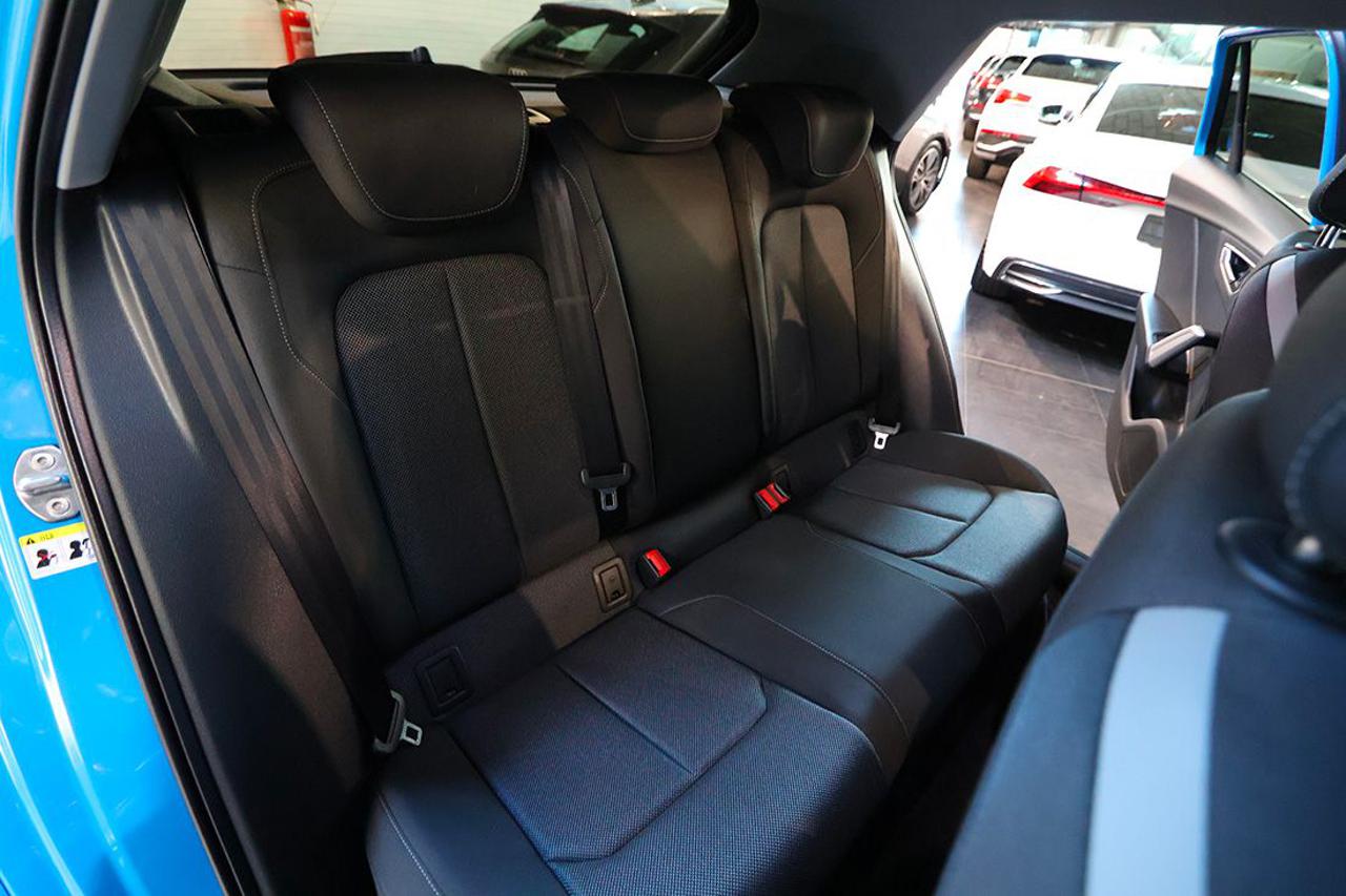 AUDI Q2 35 TFSI S-Tronic Identity Black - 19
