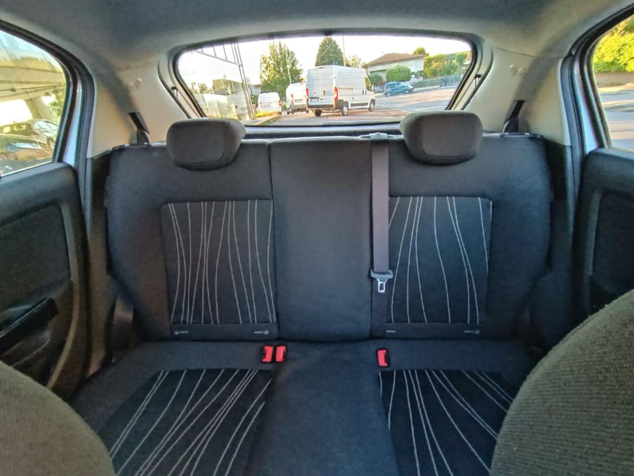 OPEL Corsa 1.2 5 porte Club - 17