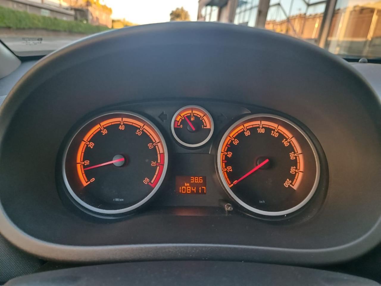 OPEL Corsa 1.2 5 porte Club - 18