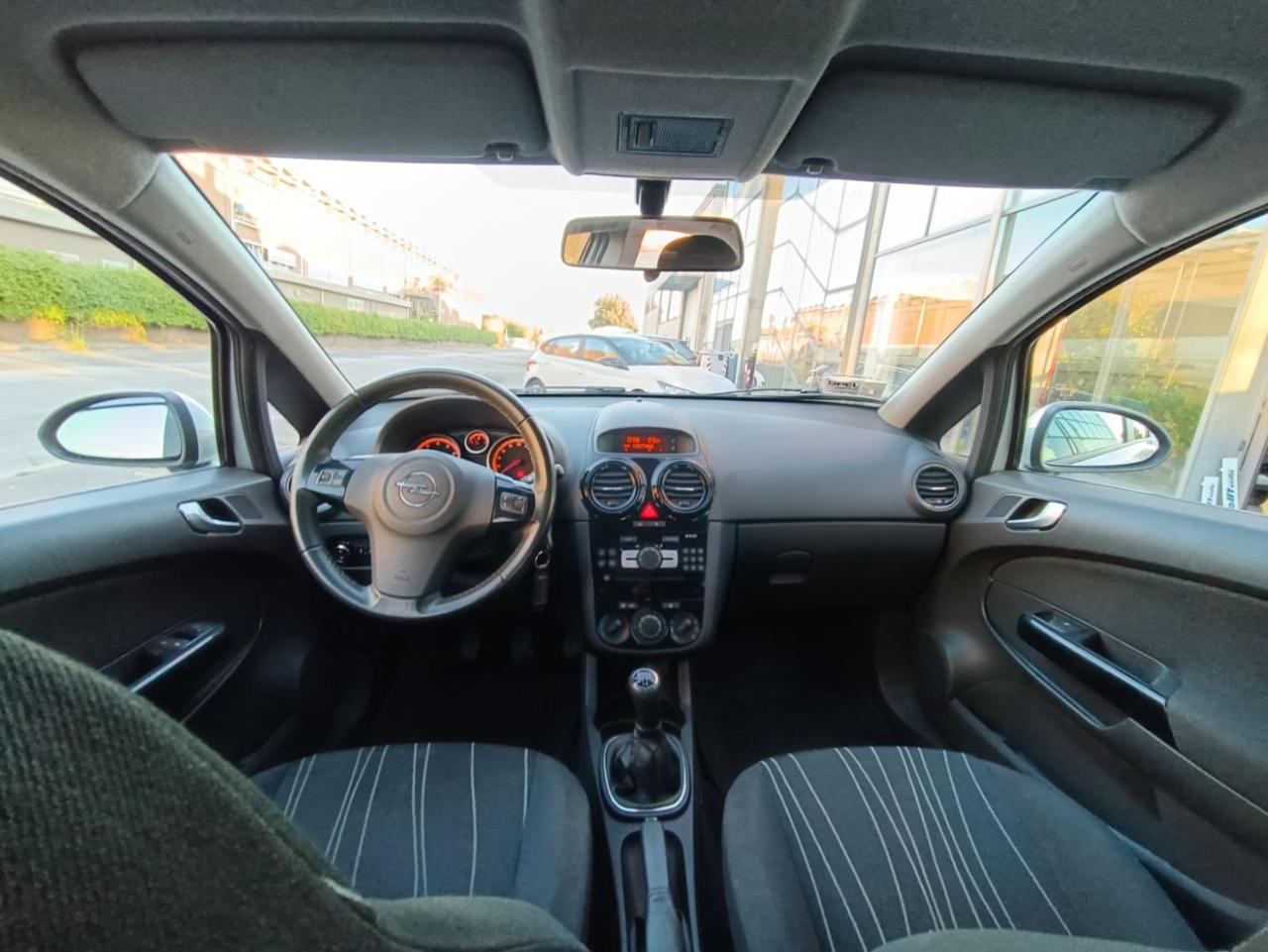 OPEL Corsa 1.2 5 porte Club - 10