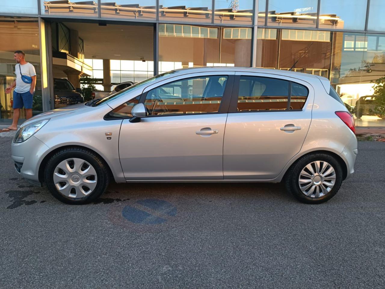 OPEL Corsa 1.2 5 porte Club - 3