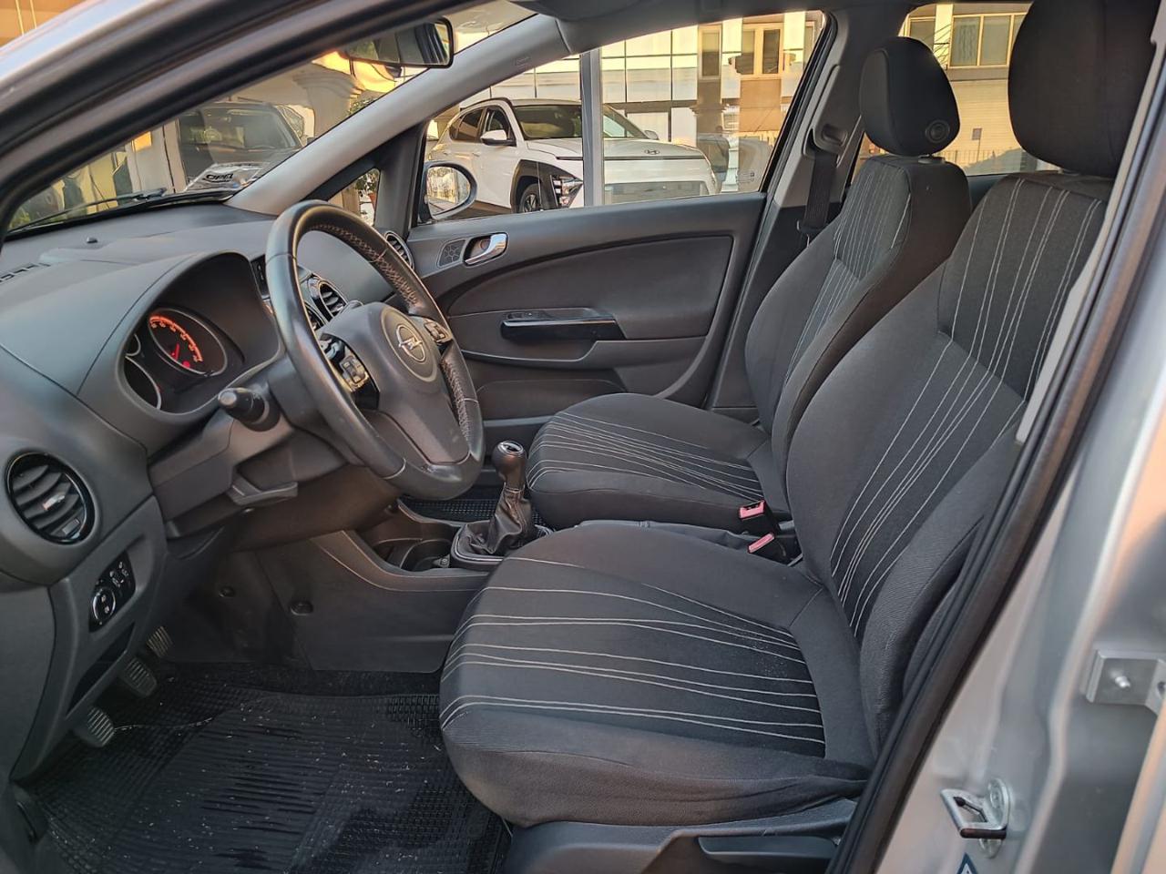 OPEL Corsa 1.2 5 porte Club - 16