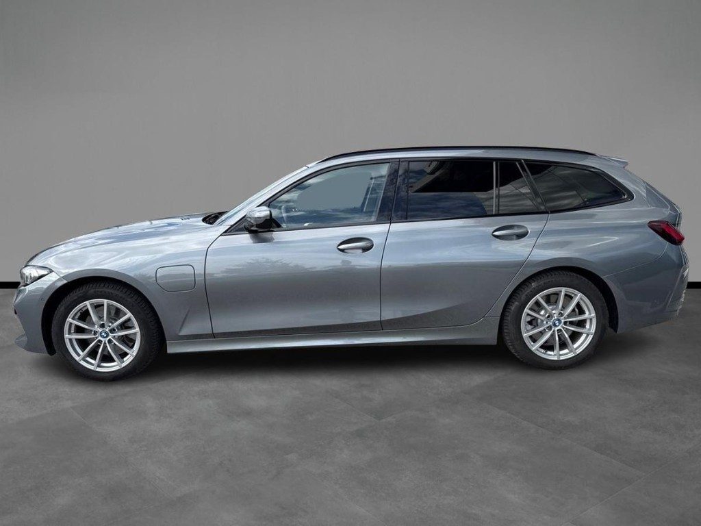 BMW 320 e Touring - 3