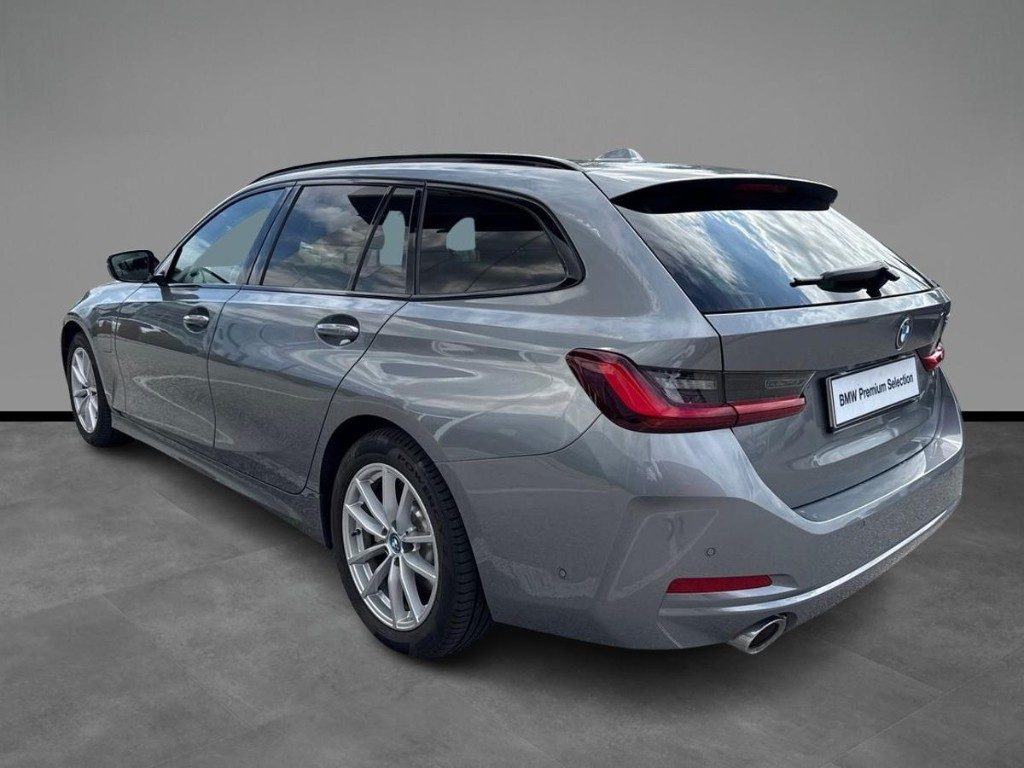 BMW 320 e Touring - 4