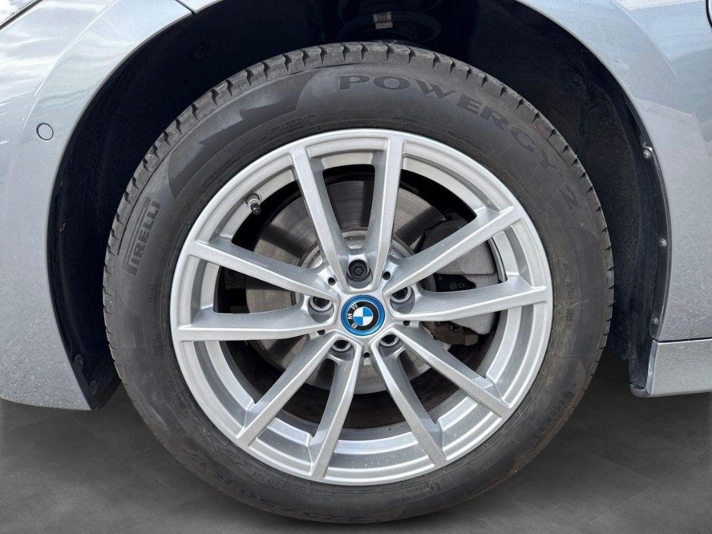 BMW 320 e Touring - 5